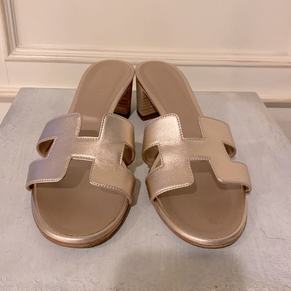 COPY - Hermes Metallic Napa Oasis Sandals Rose Dore - Picture 2 of 16